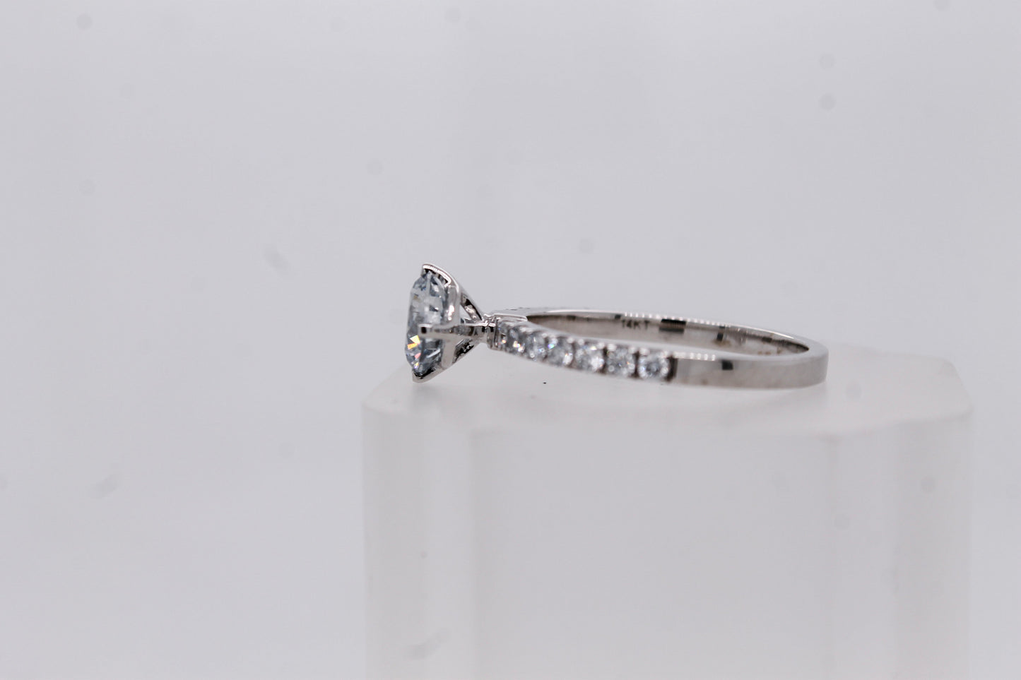 Diamond Solitair Engagement Ring