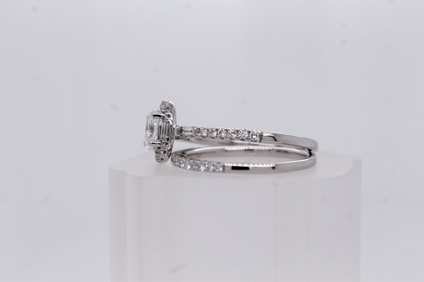 Oval-Cut Diamond Engagement Ring Set