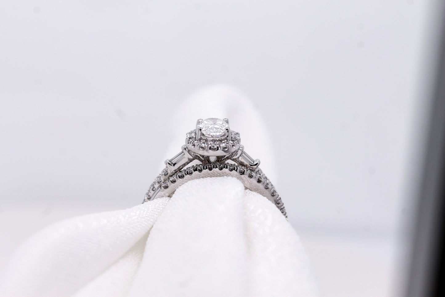 Oval-Cut Diamond Engagement Ring Set